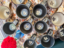 画像をギャラリービューアに読み込む, 沖縄・読谷村 工房十鶴 (jikkaku) × VENICE8 COFFEE HOUSE 別注 やちむん マグカップ